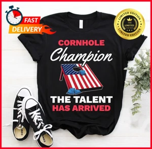 Lustiges T-Shirt Cornhole Champion The Talent Has Arrived amerikanische Flagge USA - Bild 1 von 3