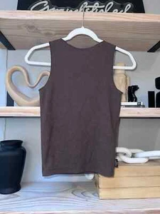 Afends T.H.C Essentials | Camiseta sin mangas acanalada de cáñamo marrón cuello alto, talla mediana - Imagen 1 de 9