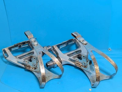 VINTAGE 80'S / 90'S SHIMANO 600 ULTEGRA PD-6400 PEDALS WITH CHROME TOE CLIPS - Image 1 of 4