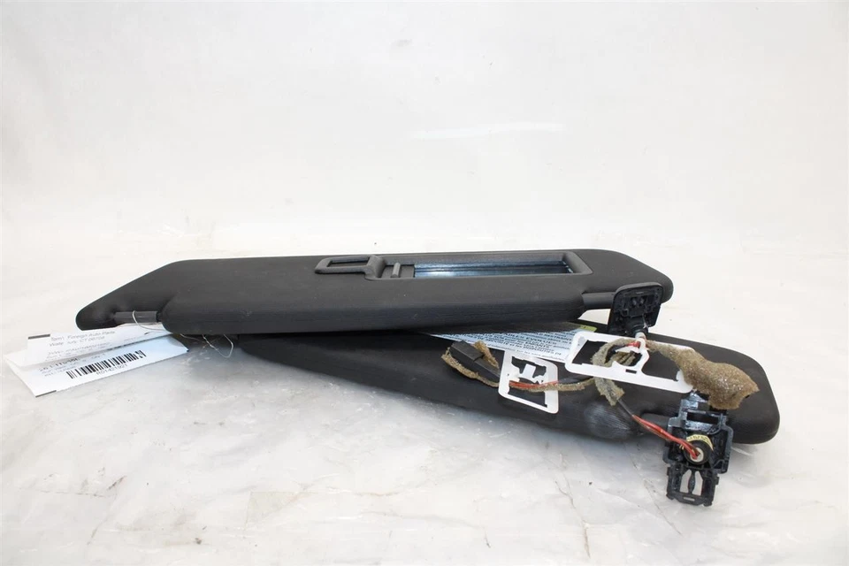 Used Left Sun Visor fits: 2017 Volkswagen Golf gti Htbk illuminated L. Left Grad - Imagem 1 de 4