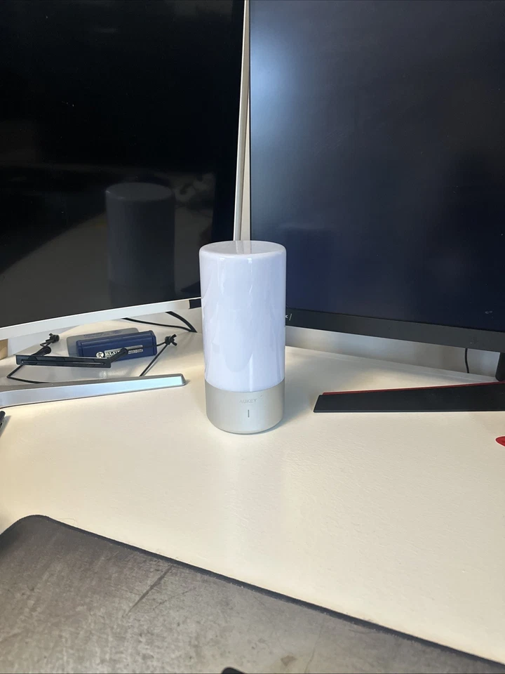 *USADO* AUKEY Lámpara LED Control Táctil RGB LT-T6 Foto 1 de 2