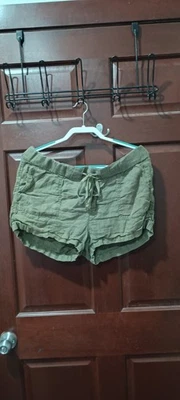 Caslon 100% Linen Green Shorts  Size L - Image 1 of 4