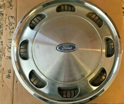 Una cubierta de rueda original Ford Tempo 1986 a 1988 tapacubos de 14 pulgadas - #25 Foto 1 de 3