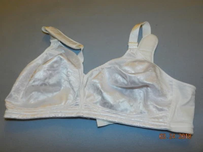 PLAYTEX 18 Hour Full-Figure Wire-Free Bra White 4689 40D - Image 1 of 3