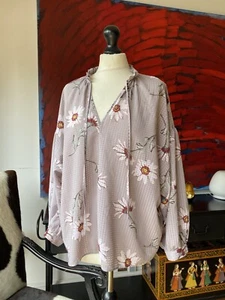 Cute Floral Blouse Top Puff Sleeves Women’s Size 14 Oversized - Picture 1 of 14