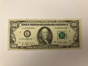 1977 $100 Dollar Bill Federal Reserve Note Chicago Star Note G 00286664* - Picture 1 of 2