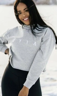 Sudadera con Capucha Zyia Active Recortada Talla S Borde Crudo Logo Bordado Gris Atletismo Foto 1 de 4