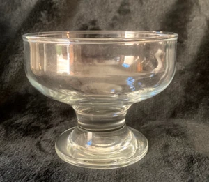 Vintage Classic Clear Glass Stemmed Dessert Bowl - Picture 1 of 3