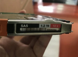 EMC V4-2S10-012 1.2TB SAS 2.5" 005050084 005050828 005051470 Hard Drive - Picture 1 of 5