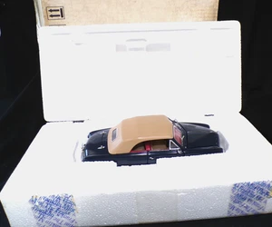 1949 FORD CONVERTIBLE DARK BLUE FROM THE FRANKLIN MINT. - Picture 1 of 5