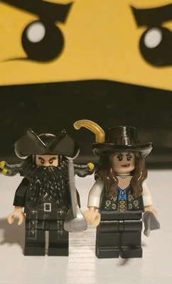 Minifigura Lego personalizada de Barbanegra y Angélica de Piratas del Caribe Reina Ana Foto 1 de 3
