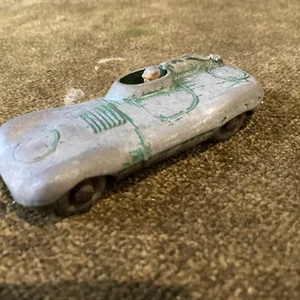 Vintage Matchbox Lesney Series No. 41 D-Type Jaguar with Driver Damaged Wing - Picture 1 of 7