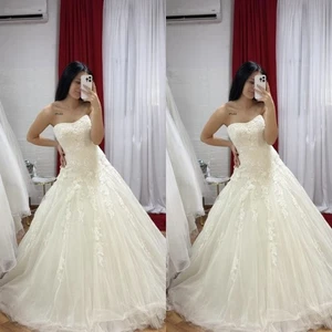 Elegante Brautkleider Trägerlos Spitze Applikationen Sweep Schleppe Tüll Brautkleid - Bild 1 von 9