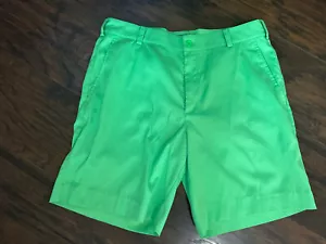 *Pantaloncini da golf Nike da uomo taglia 32. - Foto 1 di 2
