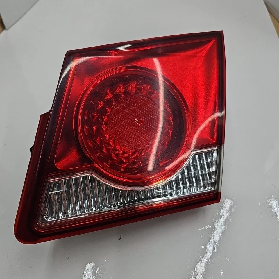 2011-2016 Chevrolet Cruze Passenger Side Trunklid Tail Light Taillight L04B35043 - Image 1 of 2