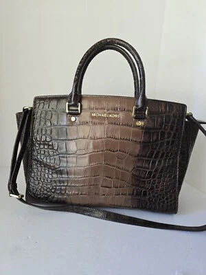 Сумка Michael Kors Selma коричневая со штампом под крокодила кожа большая бывшая в употреблении   - Изображение 1 из 4