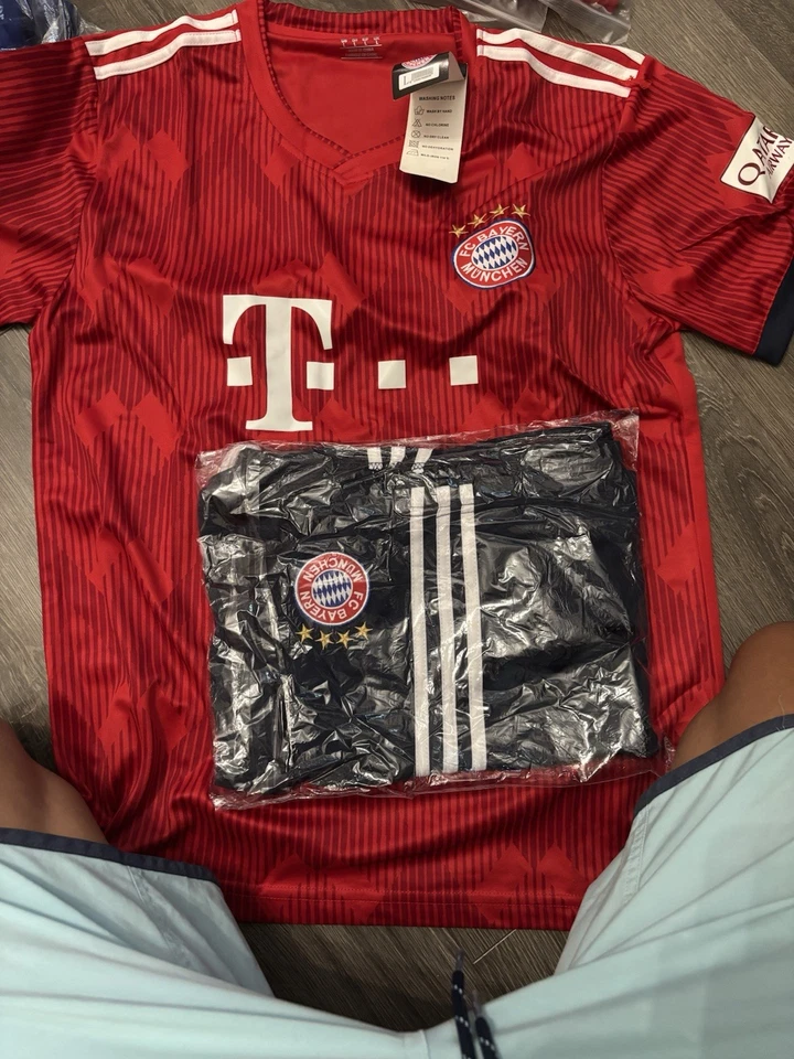 Camiseta autêntica Adidas FC Bayern Munich Home tamanho XL vermelha futebol - Imagem 1 de 1