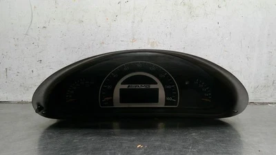 03 - 05 MERCEDES BENZ C320 CUADRO DE INSTRUMENTOS VELOCÍMETRO MPH 2035402847 SDN/SW Foto 1 de 4