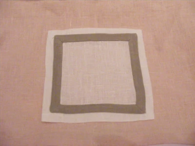 Nuevas servilletas de cóctel de lino Sferra Barlow blancas y musgo 6" x 6" | Juego de 4 Foto 1 de 4