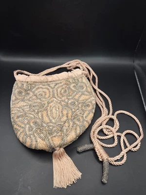 Free People Collection便士串珠袋淡粉色灰色包  — 第 1/4 张图片