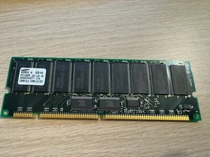 M390S3320DT1-C7A 256MB 133MHz PC133 ECC Registered CL3 168-Pin DIMM - Picture 1 of 2