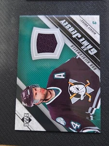 2005-06 Upper Deck ROB NIEDERMAYER J2-NI UD Game Used Jersey - Picture 1 of 1