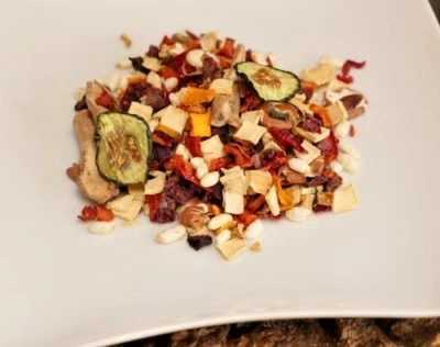 Gemüsemischung getrocknet 4kg, Vegane Manta-Platte, Nagerfutter, Degufutter - Bild 1 von 3