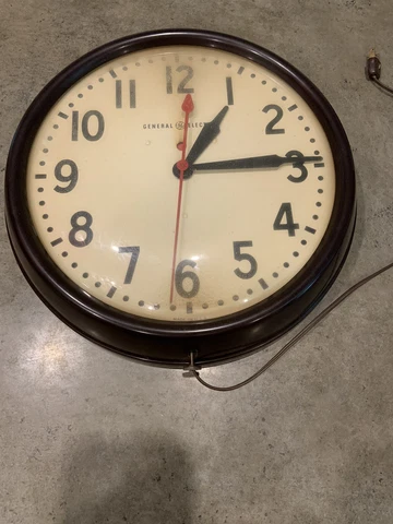 Vintage General Electric School Clock 1HA1612 Red Dot Works USA Cover