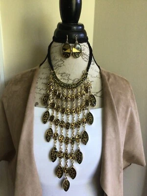 Chico’s Reversible Animal Print Collar y Pendientes Babero Tono Dorado Conjunto de Joyería Foto 1 de 4