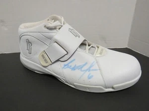 BEN WALLACE #6 SIGNED BIG BEN SHOE - JSA CERTIFICATION - Picture 1 of 7
