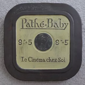 Vintage Pathe-Baby 9.5mm 'Le Cinema chez Soi' Film Tin (1920's/30's) + copy ad - Picture 1 of 2