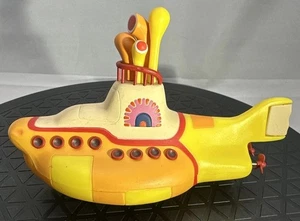 The Beatles Mcfarlane Yellow Submarine Wind Up Model 1999 - Picture 1 of 10