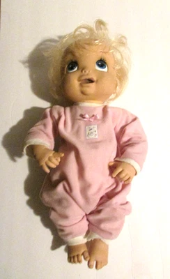 Muñeca Hasbro Baby Alive 2006 cara suave rubia amarilla pulsera piezas interactivas Foto 1 de 4