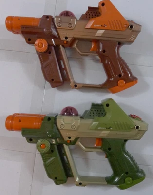Tiger Hasbro Electronic Lazer Tag Team Ops Blasters - LOTE DE 2 - TESTADO - Imagem 1 de 4