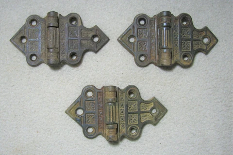 LOT OF 3 VINTAGE RECLAIMED DECORATIVE ICE BOX HINGES  3/8" OFFSET Cover