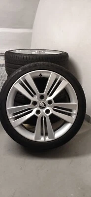 Original Skoda Octavia RS III 5E 18 Zoll Alufelgen Doppelspeichen 5E0601025AB  - Bild 1 von 4