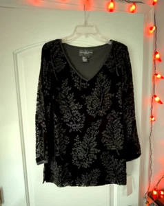 August Silk Women's Blouse Black Burn Out Velvet Long Sleeve V Neck SZ 6 - Picture 1 of 5
