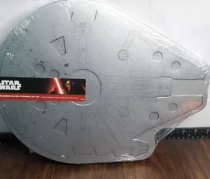 Juego de regalo de papelería Star Wars Millenium Falcon coleccionable pluma de hojalata insignia de Disney - Imagen 1 de 4