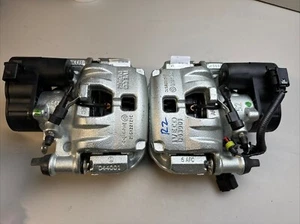 OEM BREMBO REAR BRAKE CALIPERS PAIR FOR IVECO DAILY VI MK6 2014-ON ELECTRIC - Picture 1 of 7