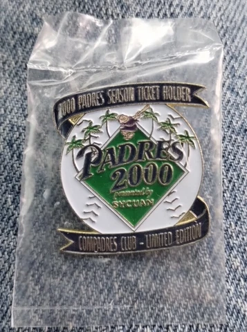 San Diego Padres Season Ticket Holder Limited Edition 2000 Pin Peter David NOS Cover