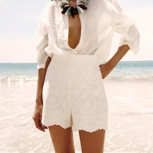 ZARA Women’s Ivory Linen Blend Embroidered High Waist Scalloped Shorts Size M - Picture 1 of 6