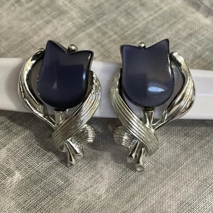 Vintage Star Signed Silver Tone Black Tulip Flower Screw Back Earrings VA-54 - Picture 1 of 5