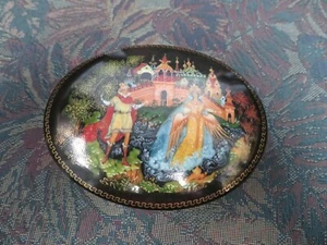 Caja de baratijas de porcelana Palech de colección, arte ruso de detalles impresionantes / prístina - Imagen 1 de 7
