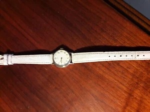 " LUCH " Damenarmband Uhr USSR weißes Armband - Bild 1 von 1