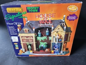 Lemax Spooky Town Signature Collection House Of Wax Retired Halloween Village - Bild 1 von 15