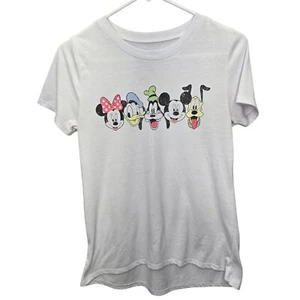 Disney Mickey Minnie & Friends Tshirt Size Medium White Graphic Casual Fun - Picture 1 of 7