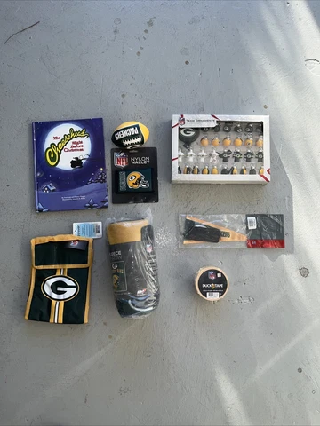 Green Bay Packers fan package lot - New Fleece Throw, Lunch Bag, Wallet, Etc Cover