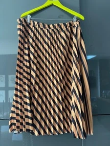 Anna Scholz pleated skirt with stripes size 20 - Picture 1 of 3