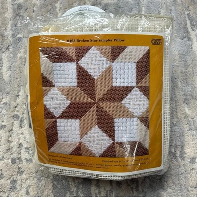 Kit de almohada de muestra The Creative Circle Broken Star 1983 punto de cruz Foto 1 de 4