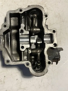 Brazos basculantes cubierta culata OEM Suzuki Quadrunner 250 1988-1998 4x4 - Imagen 1 de 6